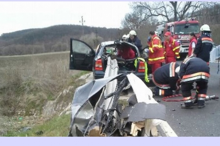 Szalagkorlátnak ütközött a győrújfalui férfi a 82-es főúton - Fotók