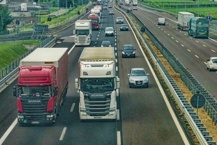 Pünkösdkor sincs kamionstop